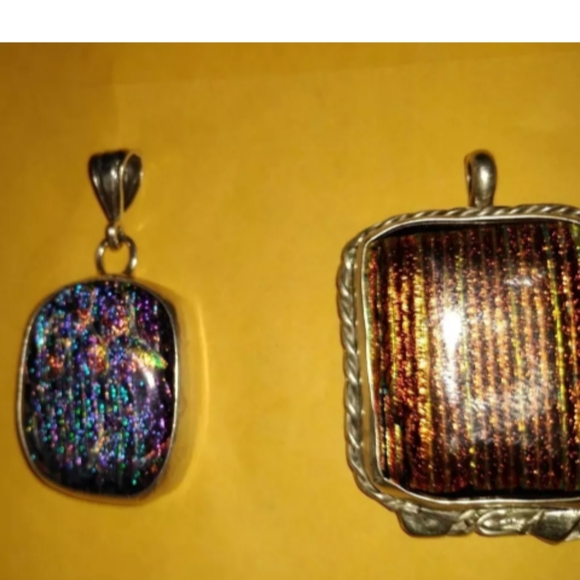 Showcase your unique style with this Dicroic Glass Pendant from Artisan. Crafted - Picture 8 of 9